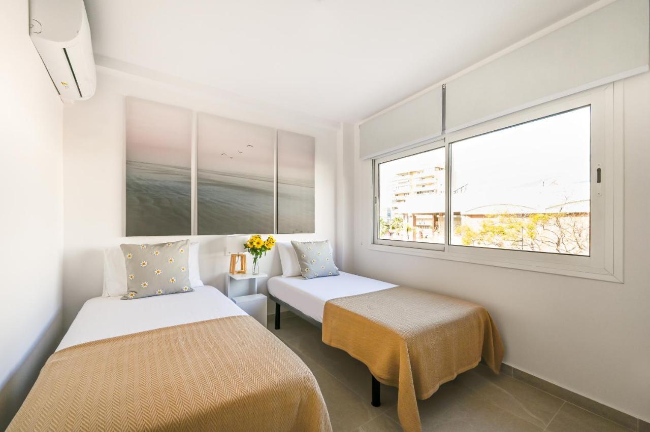 New 2 Bedroom Beach And City Center - Ruiz Vertedor By 10Tosea Фуэнхирола Экстерьер фото